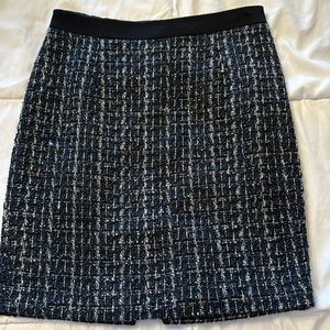 White House Black Market Size 8 tweed pencil skirt